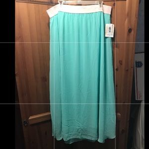 Lularoe - Lucy Skirt 2XL